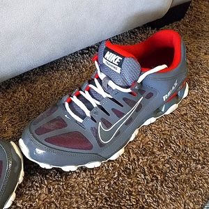 NIKE TRAINING REMAX 9